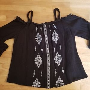 Girls size S (6/6x) Black Boho Style Shirt